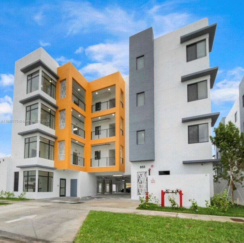 Foto principal - 859 E 24th St