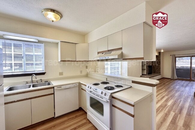 Photo - 715 Julian Cir Apartment