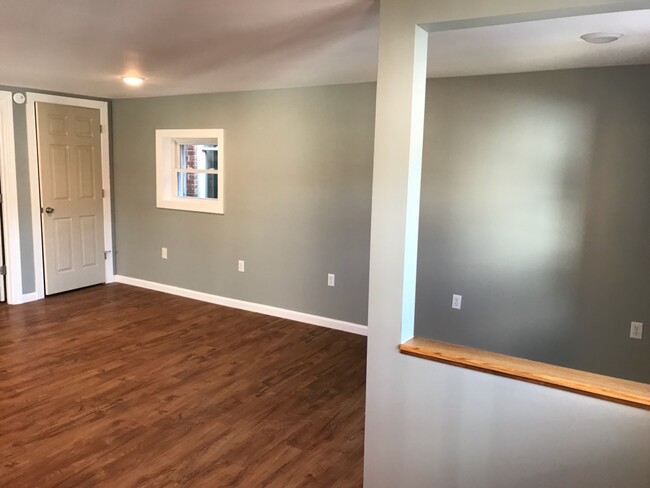 Spacious studio apartment - 108 E Main St