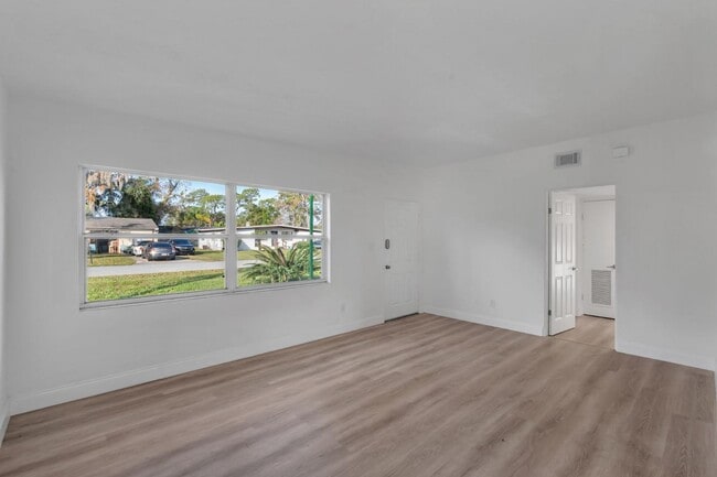 Foto del edificio - 833 Pinedale Ave