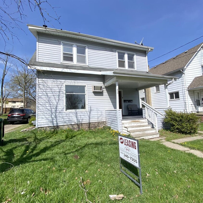 Primary Photo - 829 N Walnut St
