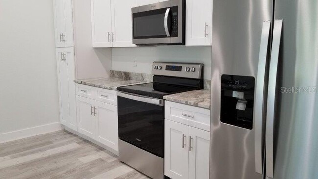 Foto del edificio - 26287 Explorer Rd