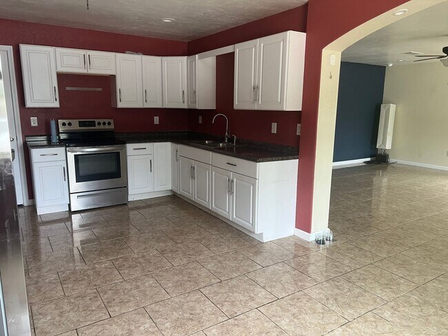 Foto del edificio - 2 br, 1 bath House - 807 N 5th