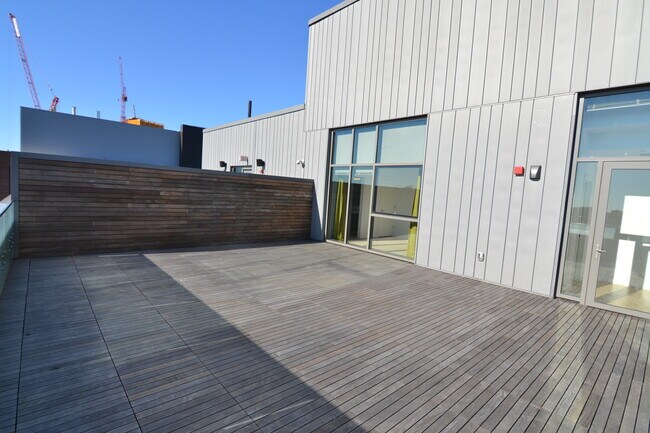 Interior Photo - The Viridian