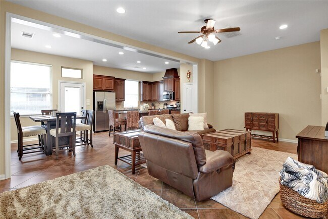 Foto del edificio - 21 Cheswood Manor Drive