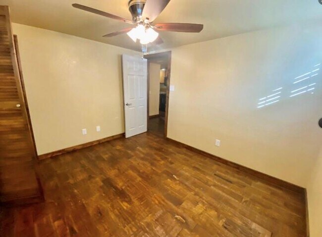Foto del edificio - 625 Redbud Ln