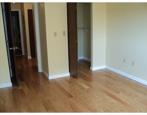 Foto del edificio - 212 Franklin Crossing Rd