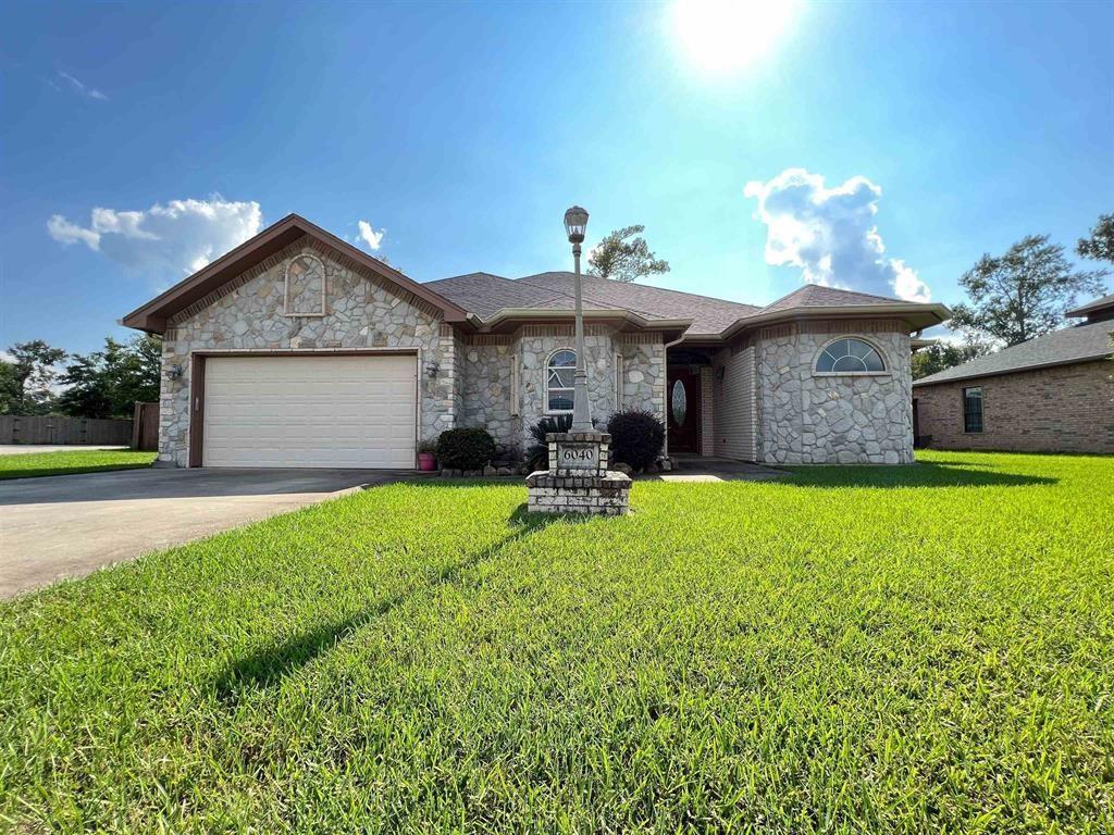 6040 Queen's Ct, Orange, TX 77630 House Rental in Orange, TX