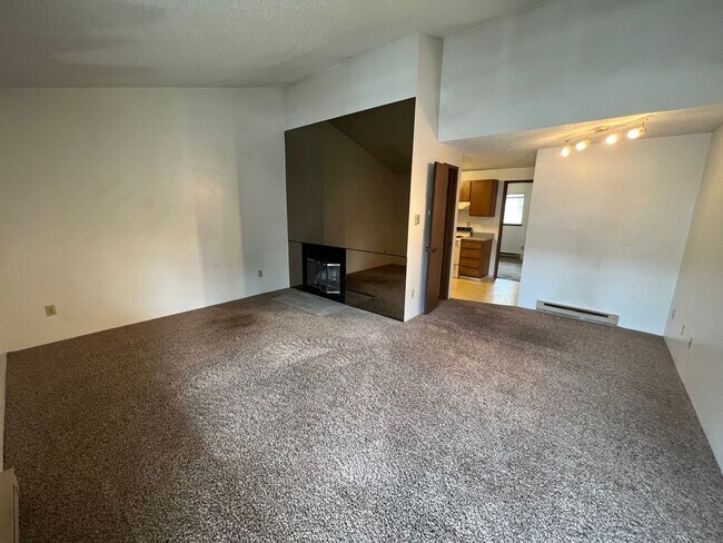 Building Photo - Darling 1 Bed, 1 Bath in North Spokane!