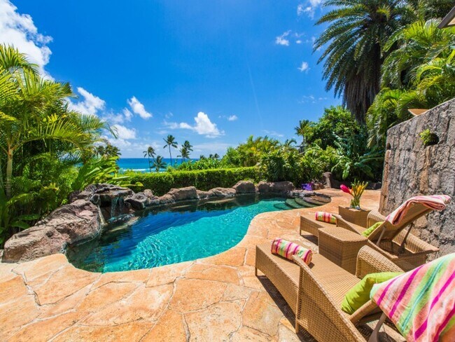 Building Photo - Private Diamond Head Three-Bedroom Home