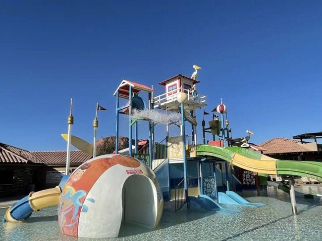 Building Photo - 3800 Paradise Vlg Dr
