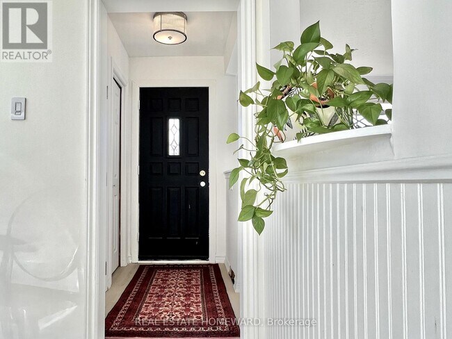 Photo du bâtiment - 67 Brenda Crescent