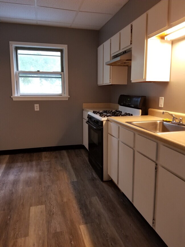 Building Photo - 1075 South Clinton Ave #1
