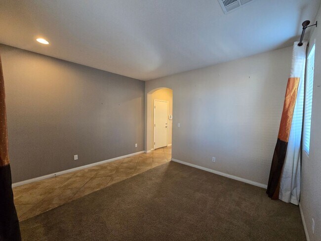 Foto del edificio - An Amazing 3 Bedroom Home in South East Las Vegas.