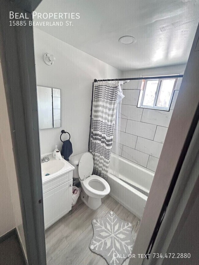 Foto del edificio - 15885 Beaverland St