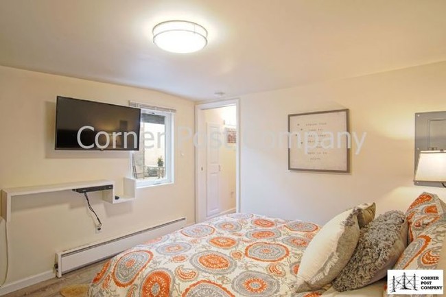 Building Photo - Nob Hill Short Term Furnished Apartment