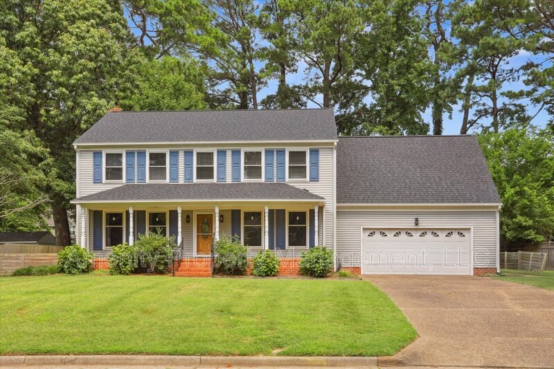 Primary Photo - 11 Blacksmythe Ln