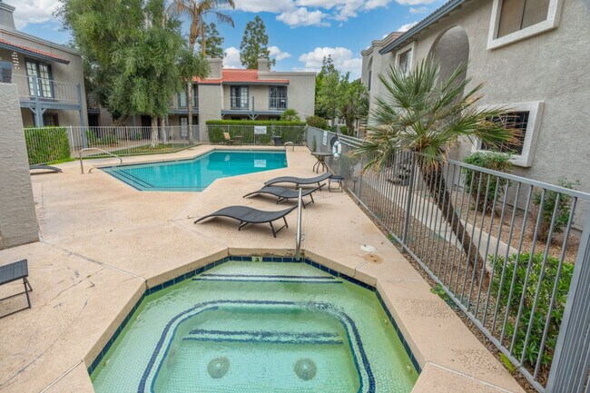 Foto del edificio - 15402 N 28th St