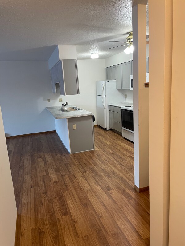 Foto del edificio - 8935 Old Cedar Ave S