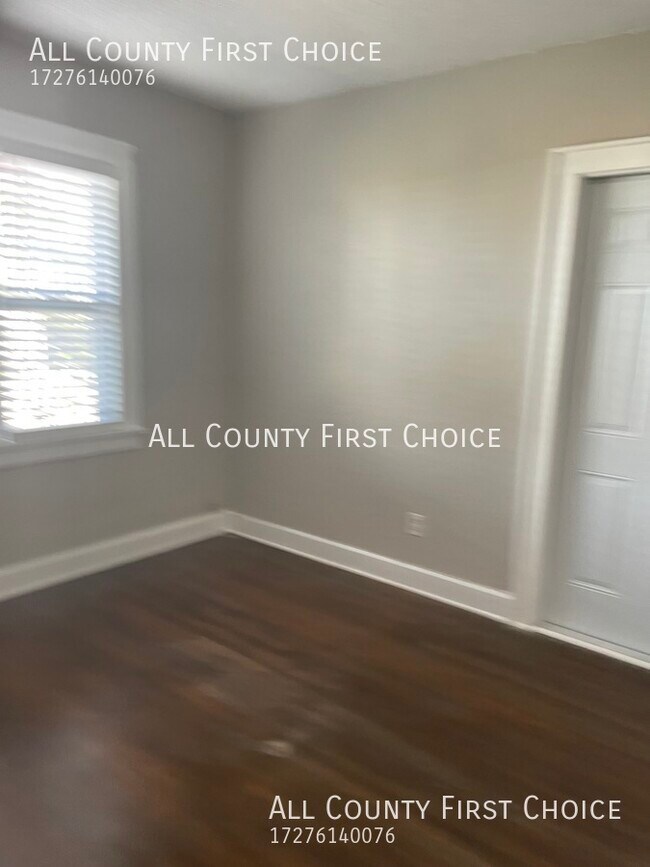 Foto del edificio - 2 bedroom with 2 car garage