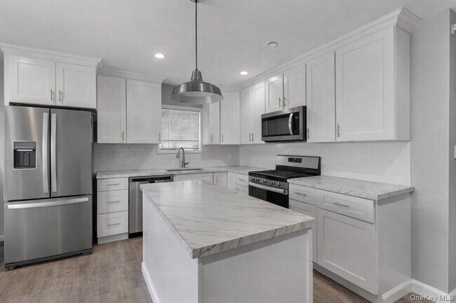 Foto del edificio - 616 E Broadway