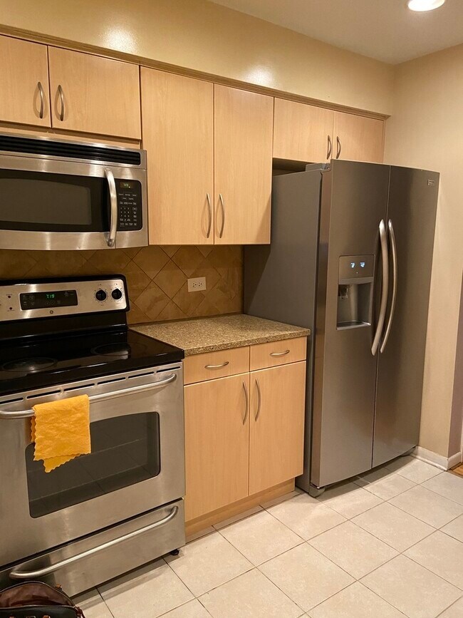 Foto del edificio - 9477 Bay Colony Dr