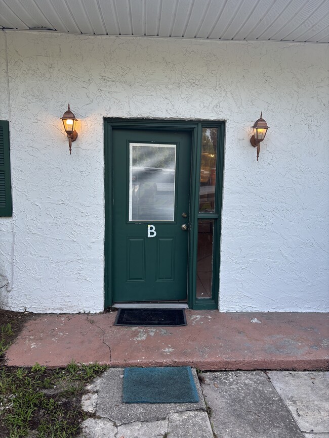 Building Photo - 500 N Moore St