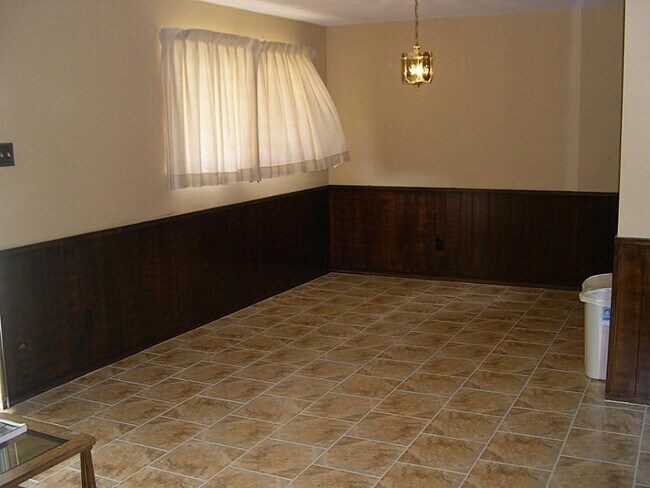 Building Photo - 4027 Rosebud Dr