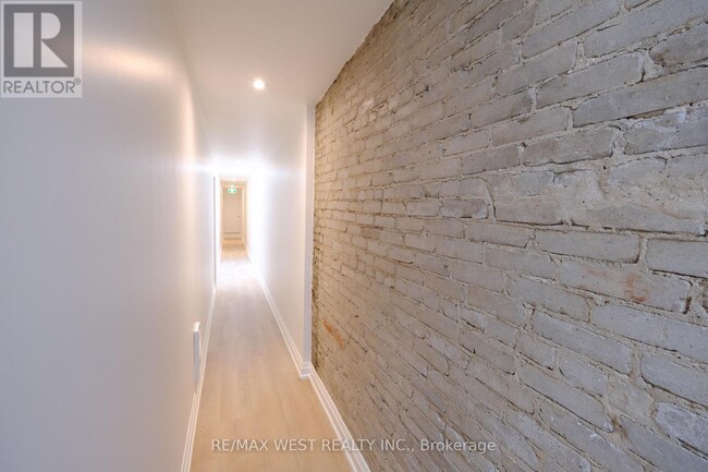 Photo du bâtiment - 325 Oakwood Ave