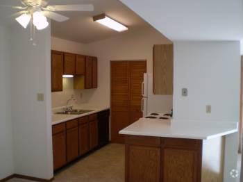 Kitchen - Sandalwood Creek Condominiums