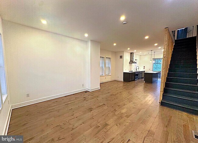 Foto del edificio - 733 Gresham Pl NW