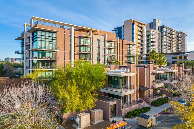 Foto del edificio - Portland Place Condominiums