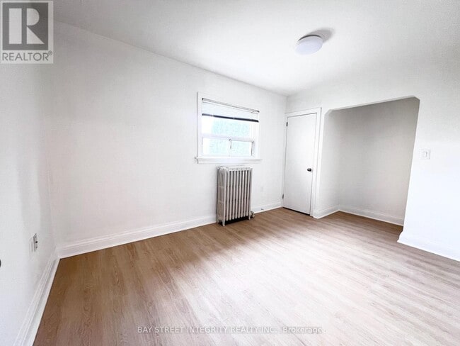Building Photo - 970 Briar Hill Ave