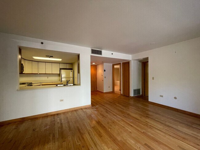 Foto del edificio - Lovely 1st-Floor Condo in the Heart of Che...