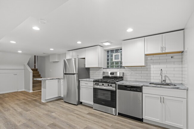Building Photo - 236 Callan Ave Unit G