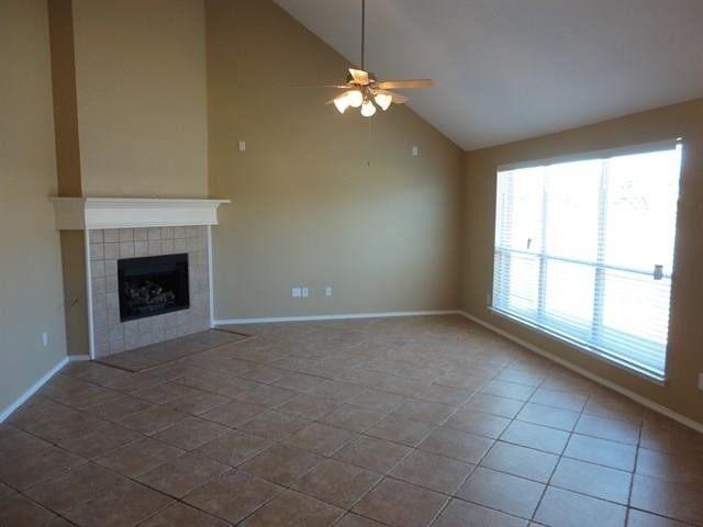 Building Photo - 9037 Nightingale Dr
