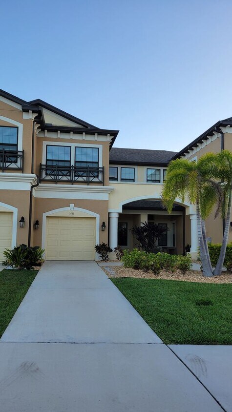 Annual UNfurnished newer 3/ 2 /12 townhome off SR-70 in gated community - Annual UNfurnished newer 3/ 2 /12 townhome off SR-70 in gated community