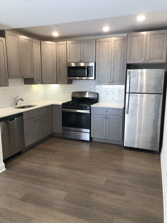 Kitchen - 504 Boston Post Rd