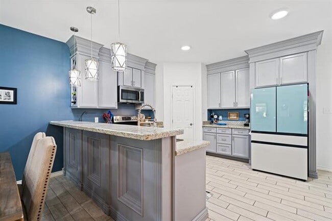 Building Photo - 204 Shadow Mountain Dr