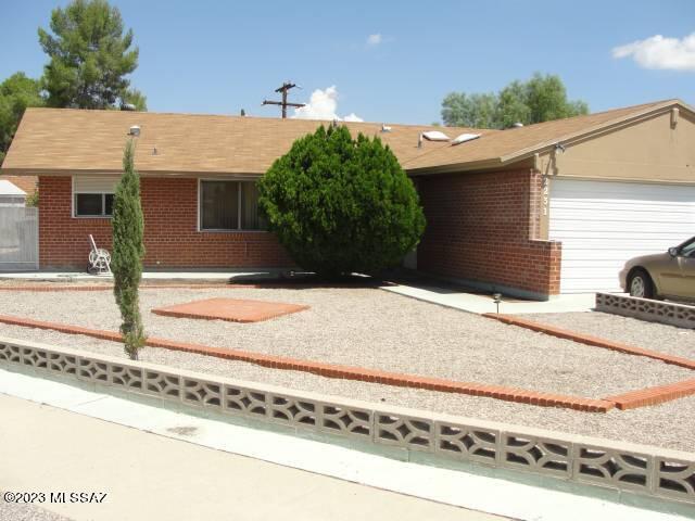 Primary Photo - 2231 S Marc Dr