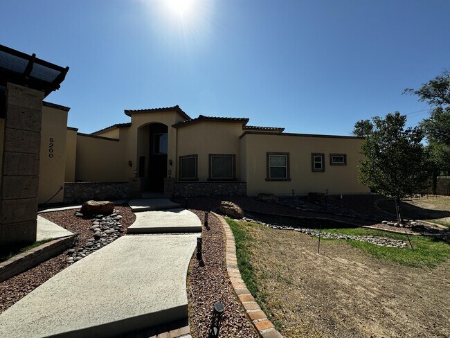 Building Photo - 5200 Garden Vly