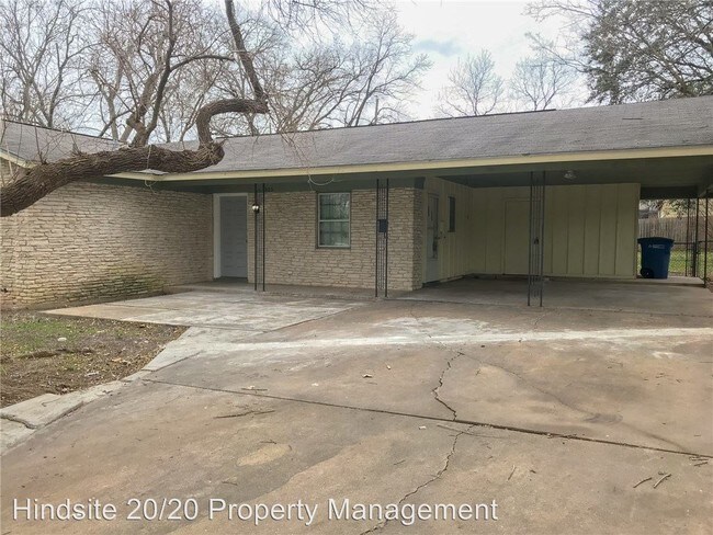 Foto del edificio - 3 br, 2 bath House - 1303 Larkspur Road