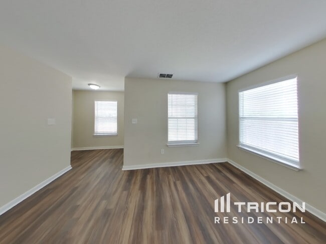 Building Photo - 11247 Country Canyon
