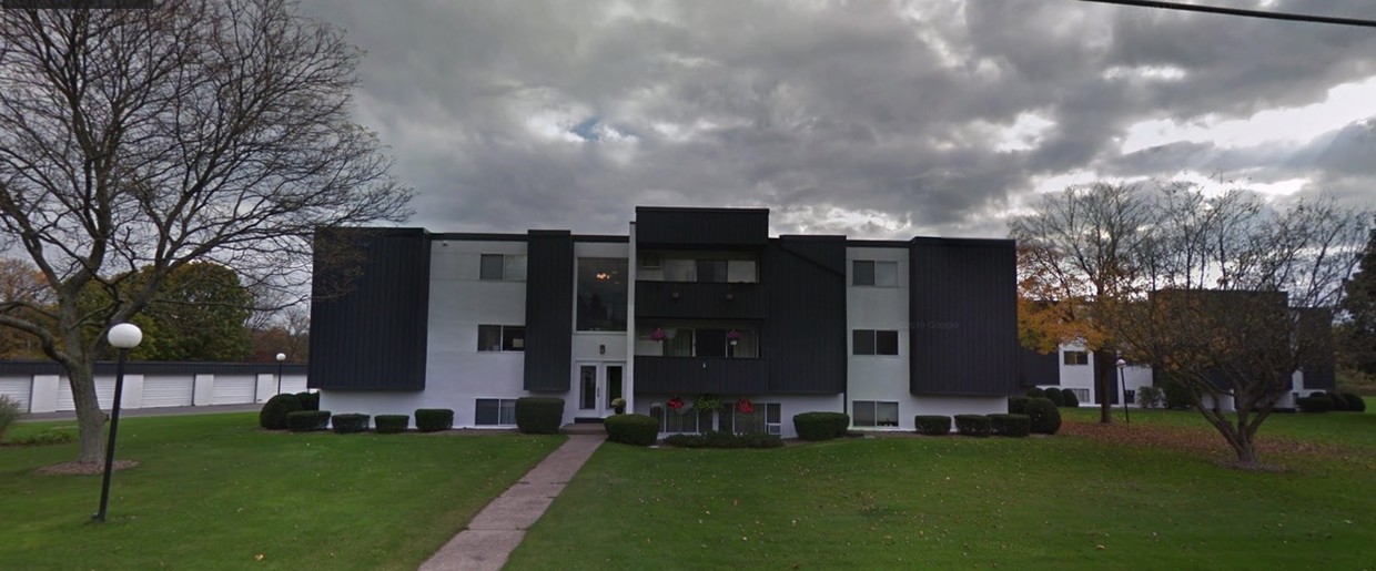 Building Photo - Parkway Garden Apartments