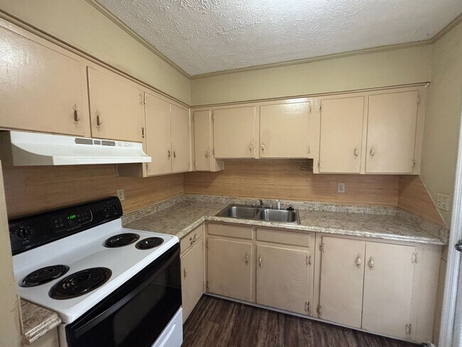 Building Photo - Turn the Key to Comfort & Convenience.