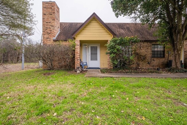 Building Photo - 1601 Faro Dr