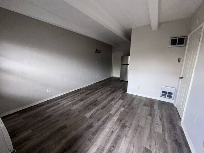 Foto del edificio - 5261 Alhambra Dr