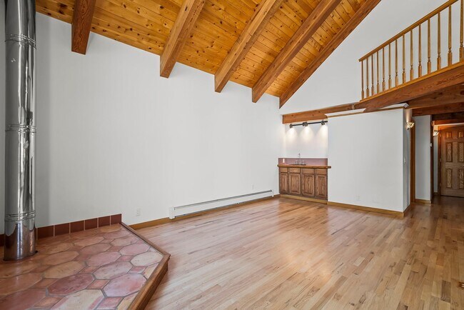 Foto del edificio - Remodeled Mountain Style Home
