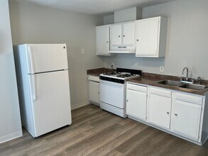 Building Photo - 220 Cross St