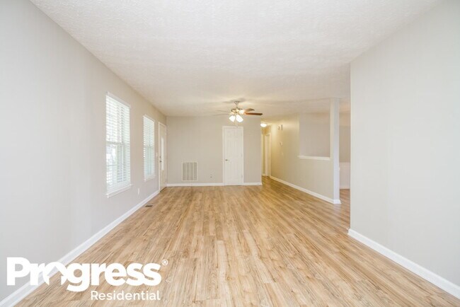 Foto del edificio - 105 Travis Ln